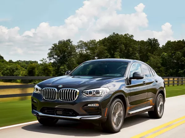 Dịch vụ thay Kính chắn gió xe BMW X4 tận nơi